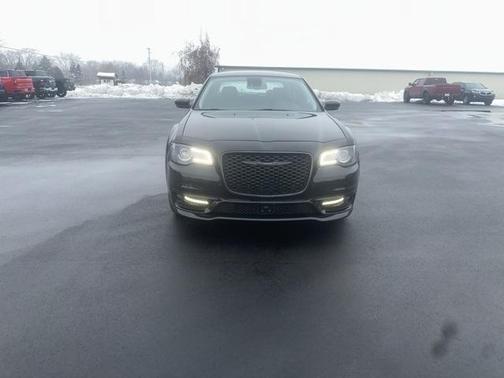 2023 Chrysler 300 Touring L