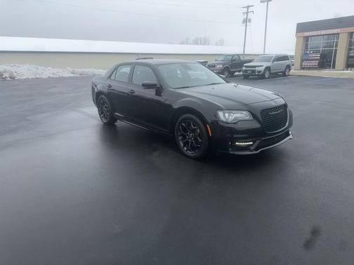 2023 Chrysler 300 Touring L