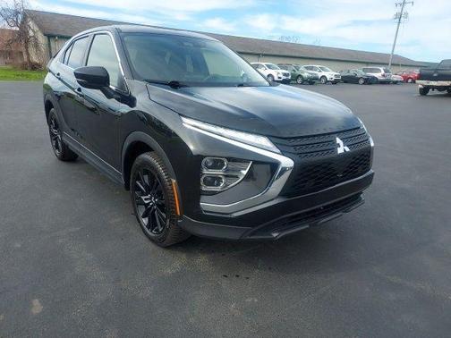 Labrador Black Pearl 2023 Mitsubishi Eclipse Cross LE