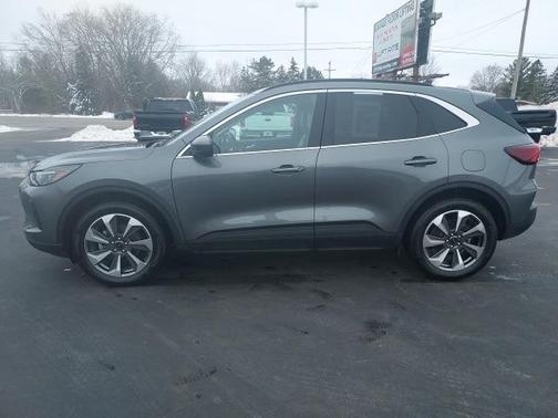 2025 Ford Escape Platinum