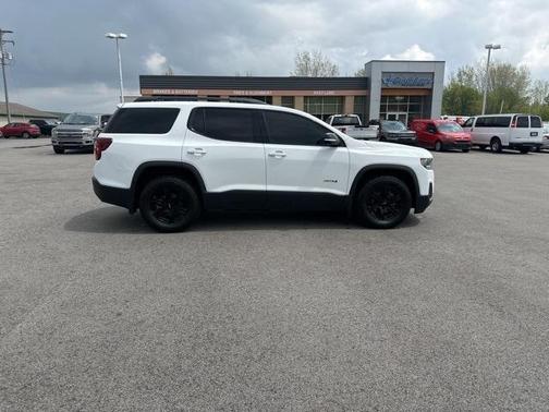 2023 GMC Acadia AT4