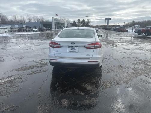 2020 Ford Fusion SE
