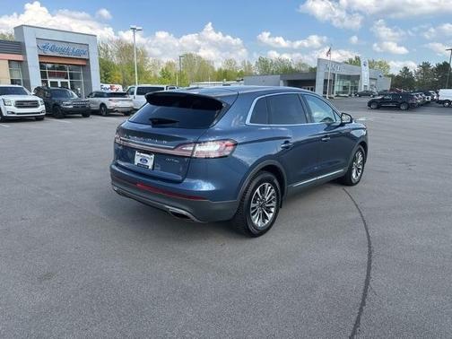 2019 Lincoln Nautilus Select