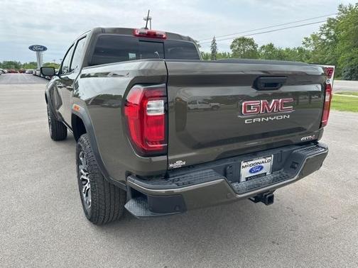 2024 GMC Canyon AT4