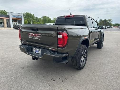 2024 GMC Canyon AT4