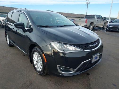 2019 Chrysler Pacifica Touring-L