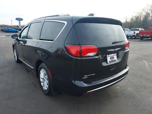 2019 Chrysler Pacifica Touring-L