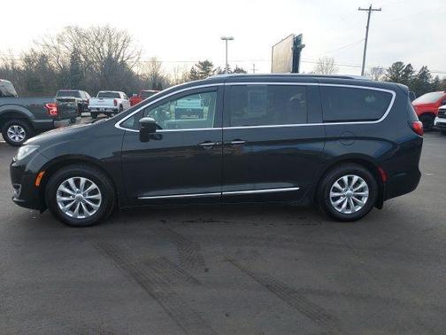 2019 Chrysler Pacifica Touring-L