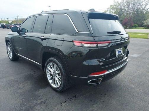 Diamond Black 2022 Jeep Grand Cherokee Summit