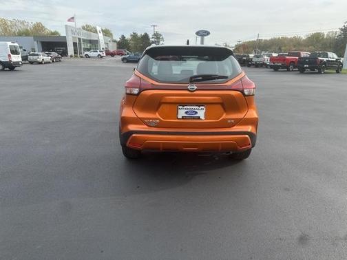 2023 Nissan Kicks SR