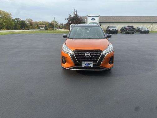 2023 Nissan Kicks SR