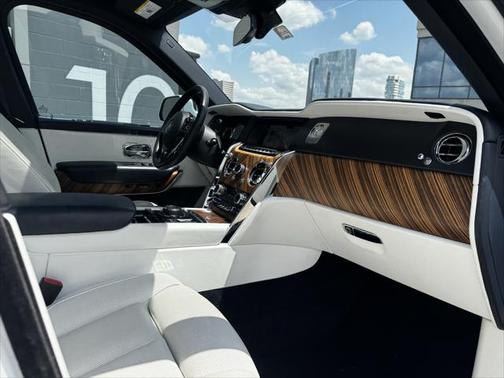 2019 Rolls-Royce Cullinan Base