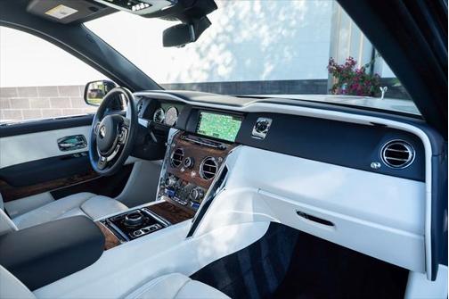 2022 Rolls-Royce Cullinan Base