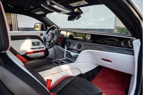 2025 Rolls-Royce Spectre 