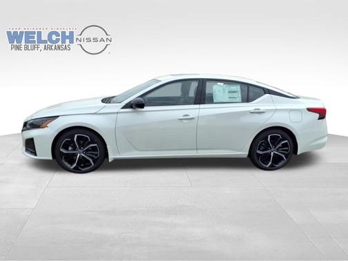 2025 Nissan Altima SR