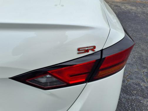 2025 Nissan Altima SR