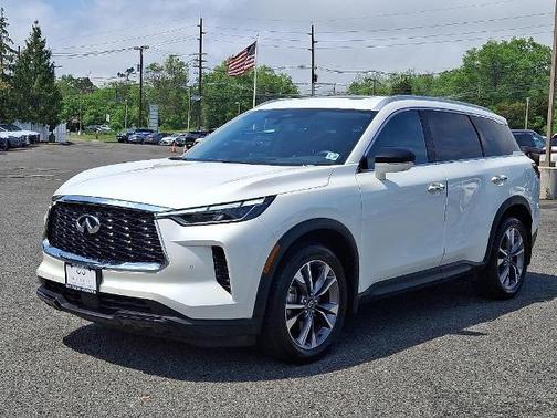 2024 INFINITI QX60 LUXE