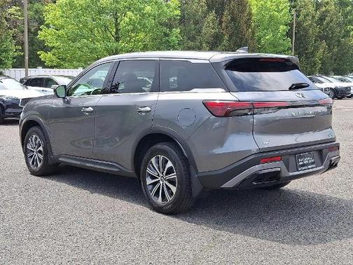 2024 INFINITI QX60 PURE