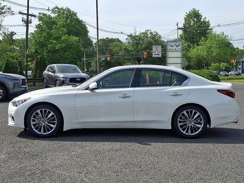 2022 INFINITI Q50 LUXE
