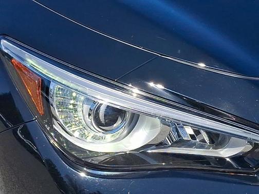 2022 INFINITI Q50 LUXE