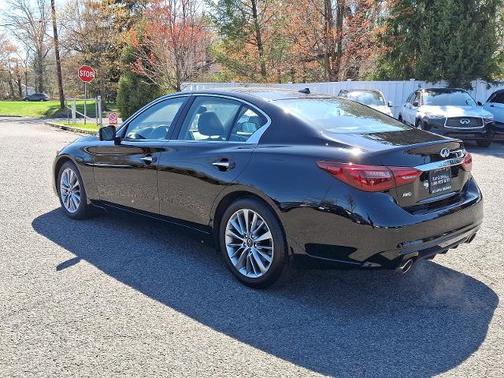 2022 INFINITI Q50 LUXE