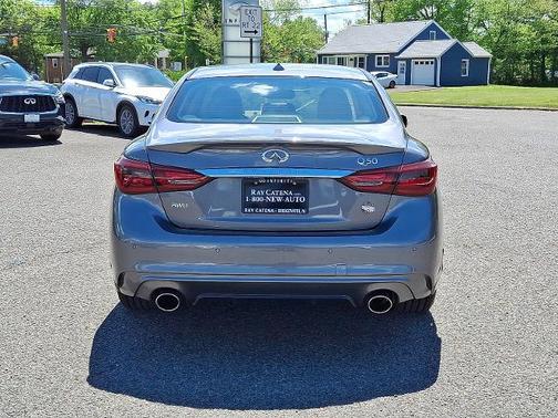 2022 INFINITI Q50 LUXE