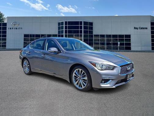 2022 INFINITI Q50 LUXE