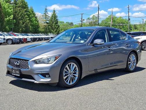 2022 INFINITI Q50 LUXE