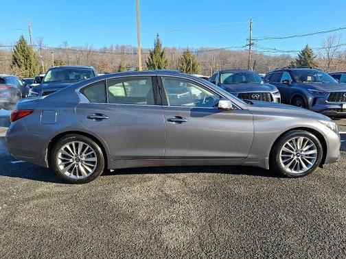 2023 INFINITI Q50 LUXE