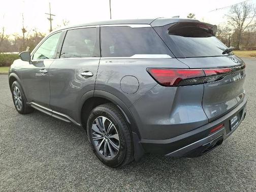 2025 INFINITI QX60 PURE