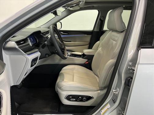 2022 Jeep Grand Cherokee 4xe Overland