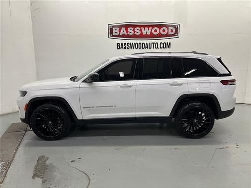 2023 Jeep Grand Cherokee Laredo