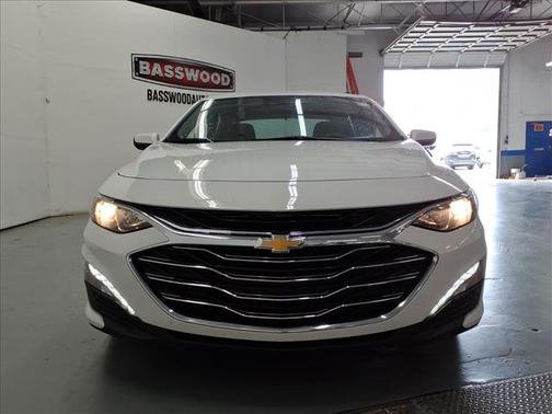White 2025 Chevrolet Malibu LT