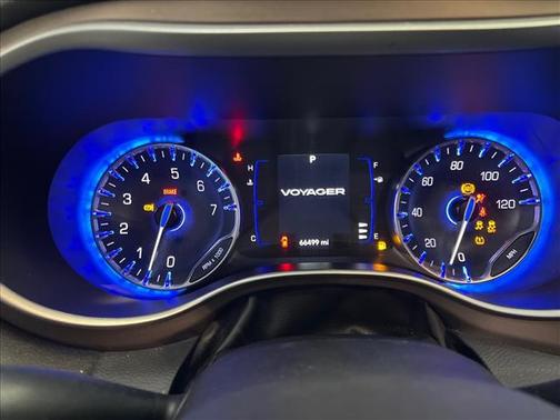 2023 Chrysler Voyager LX