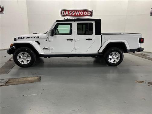2022 Jeep Gladiator Sport