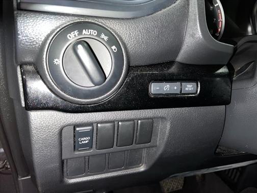 2023 Nissan Titan SV