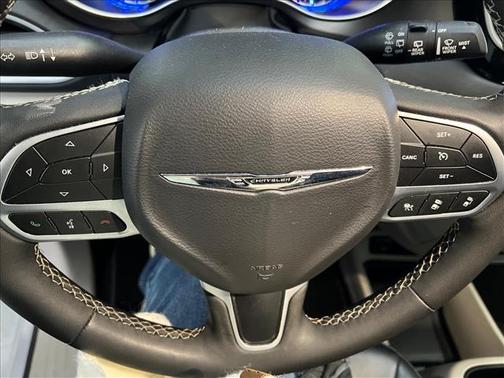 2024 Chrysler Pacifica Touring-L