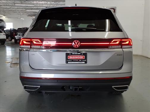Silver Mist Metallic 2025 Volkswagen Atlas 2.0T SE