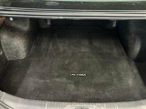 Black 2024 Nissan Altima 2.5 SR