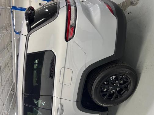 Silver Zynith 2026 Jeep Grand Cherokee Laredo