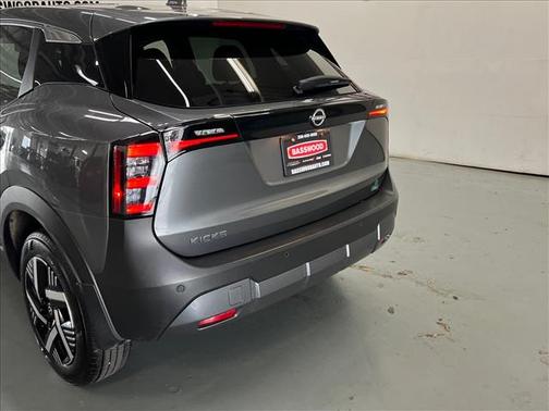 Gun Metallic 2025 Nissan Kicks SV