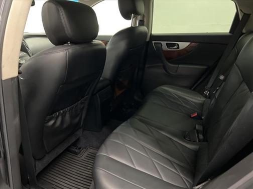 Photo 4 of 21 of 2016 INFINITI QX70 Base