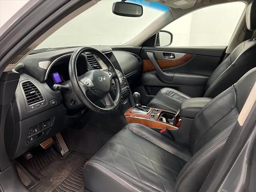 Photo 3 of 21 of 2016 INFINITI QX70 Base