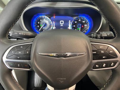 2023 Chrysler Pacifica Touring-L