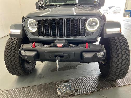 Anvil 2025 Jeep Wrangler Rubicon