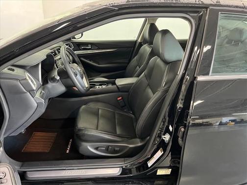 2023 Nissan Maxima SV
