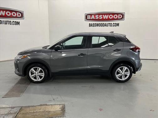 2024 Nissan Kicks S