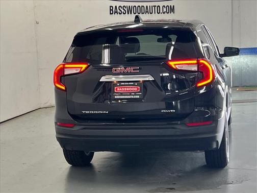 Black 2024 GMC Terrain SLE