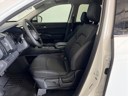 2022 Nissan Pathfinder S