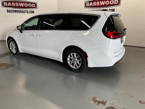 White 2024 Chrysler Pacifica Touring-L